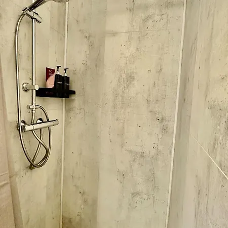 Comfortable Apartment, Excellent Location Apartment